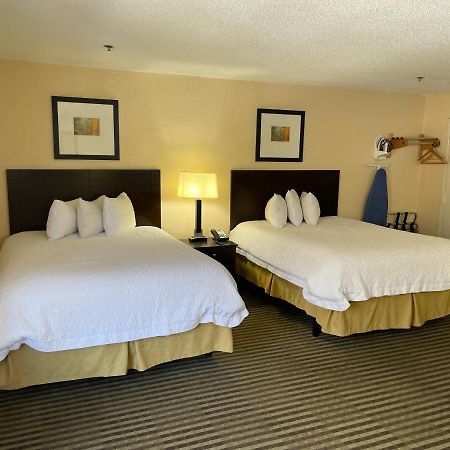 Whitney Inn & Suites Hamden Exterior foto