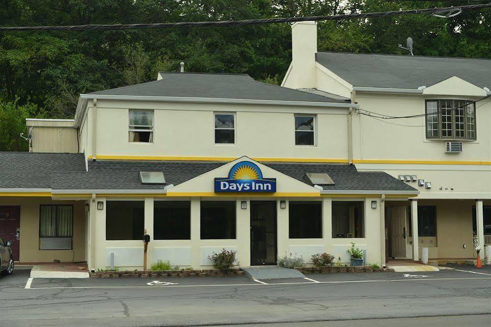 Whitney Inn & Suites Hamden Exterior foto
